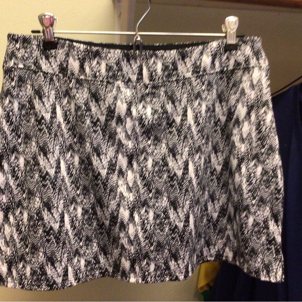 Tranquility by Colorado Clothing Monochrome Skort